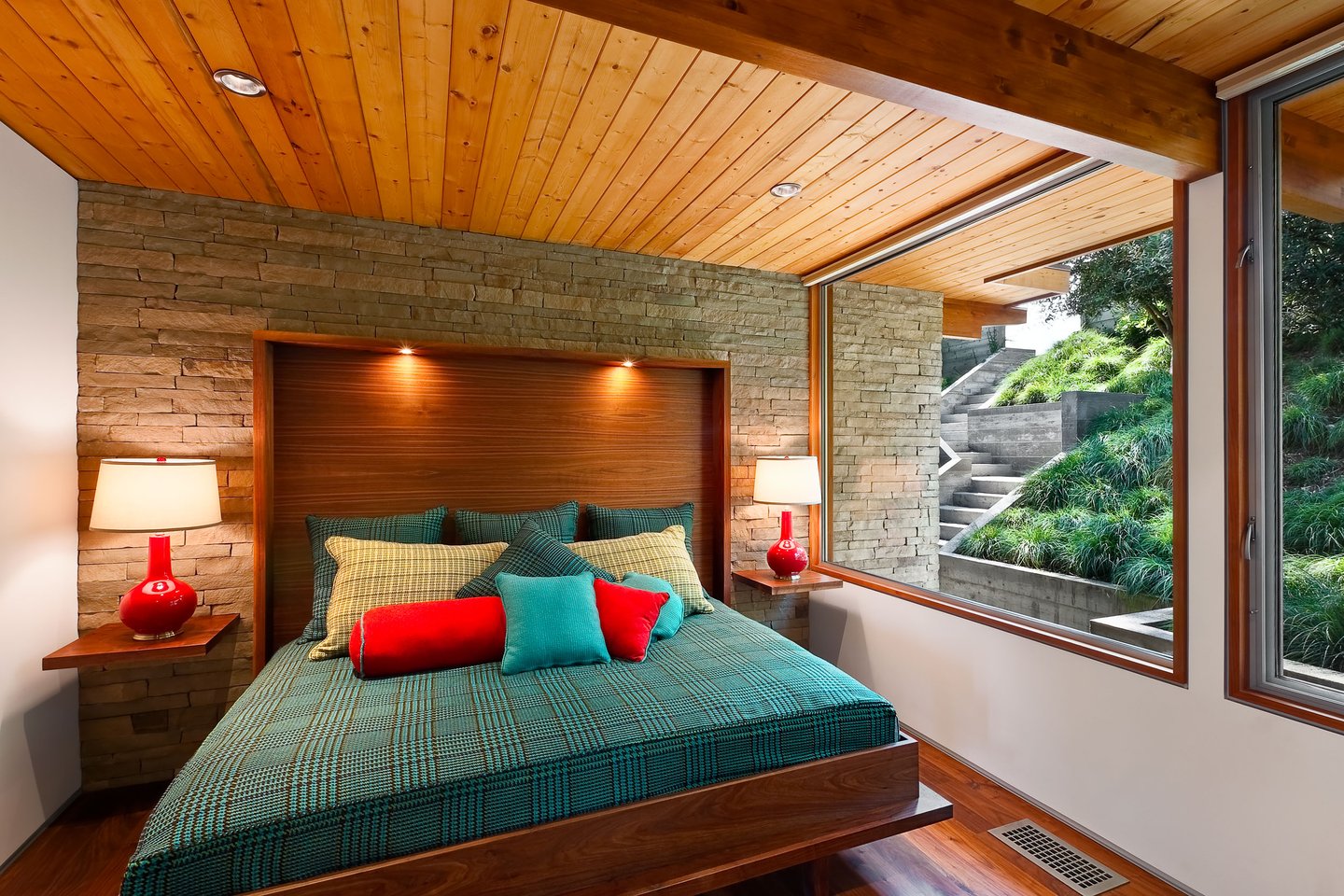 Mid-Century-Modern-Resdence-Santa Barbara_Guest Room with Large Window@2x-6