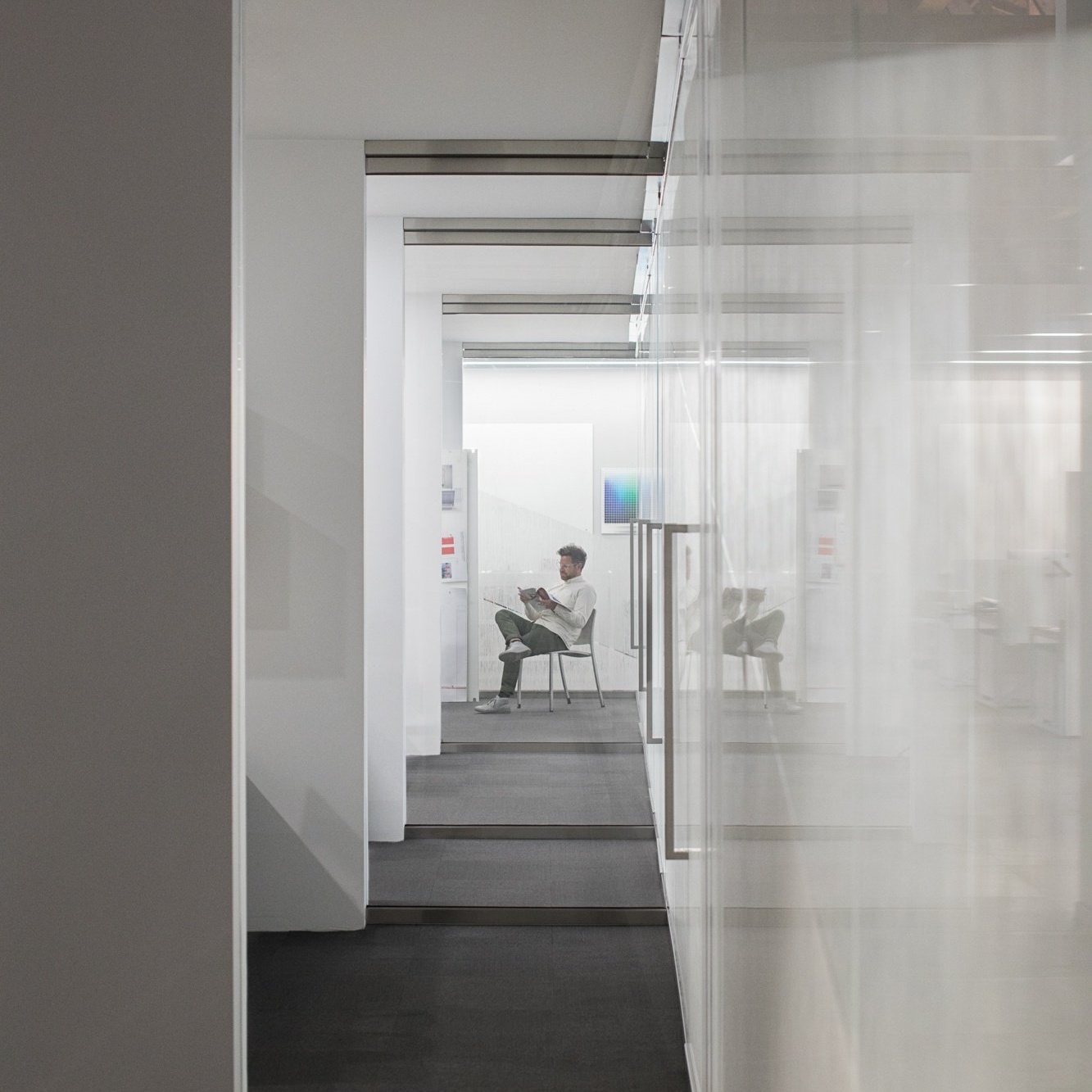 formsandsurfaces_lowres-feinblatt-27-521741-edited