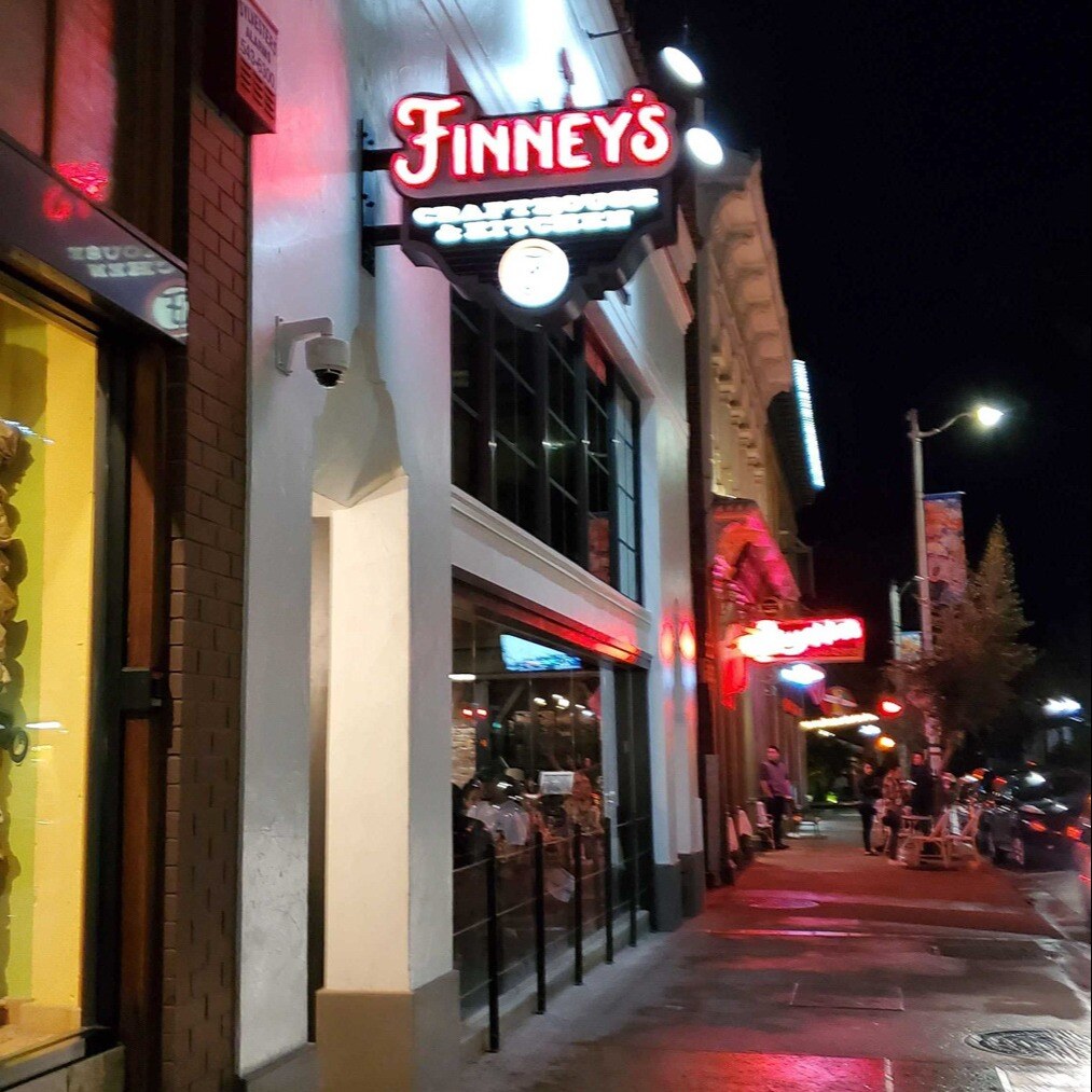 FINNEY'S CRAFTHOUSE - SAN LUIS OBISPO